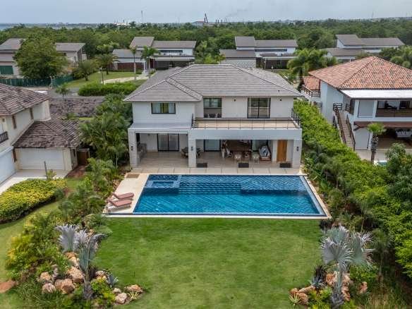 Casa de Campo villas for sale, Invest in Casa de Campo Dominican Republic, Beachfront homes Casa de Campo